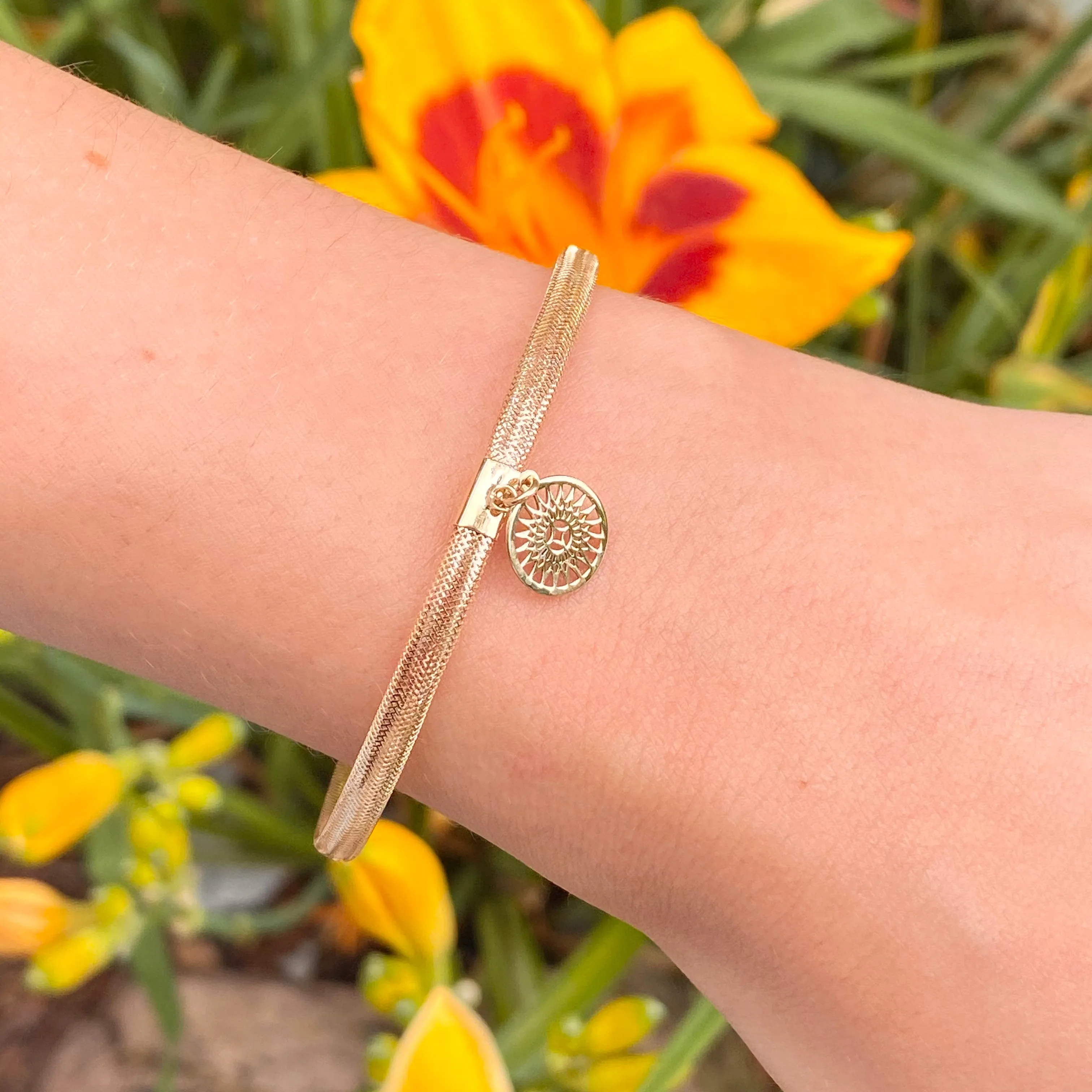 14KT Yellow Gold Stretch Mesh Bracelet with Sun Charm
