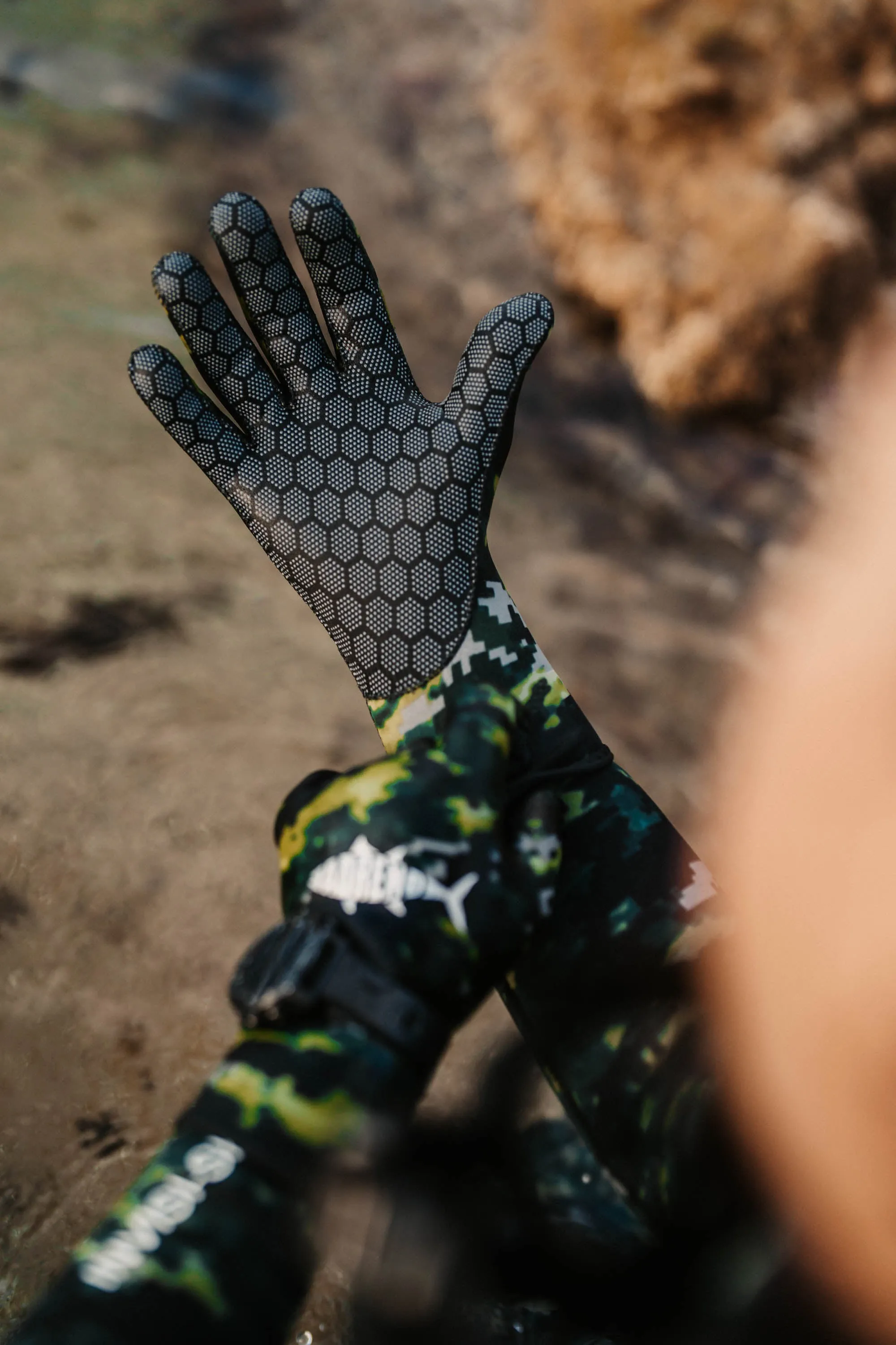 Adreno Invisi-Skin 2mm Super Stretch Dive Gloves