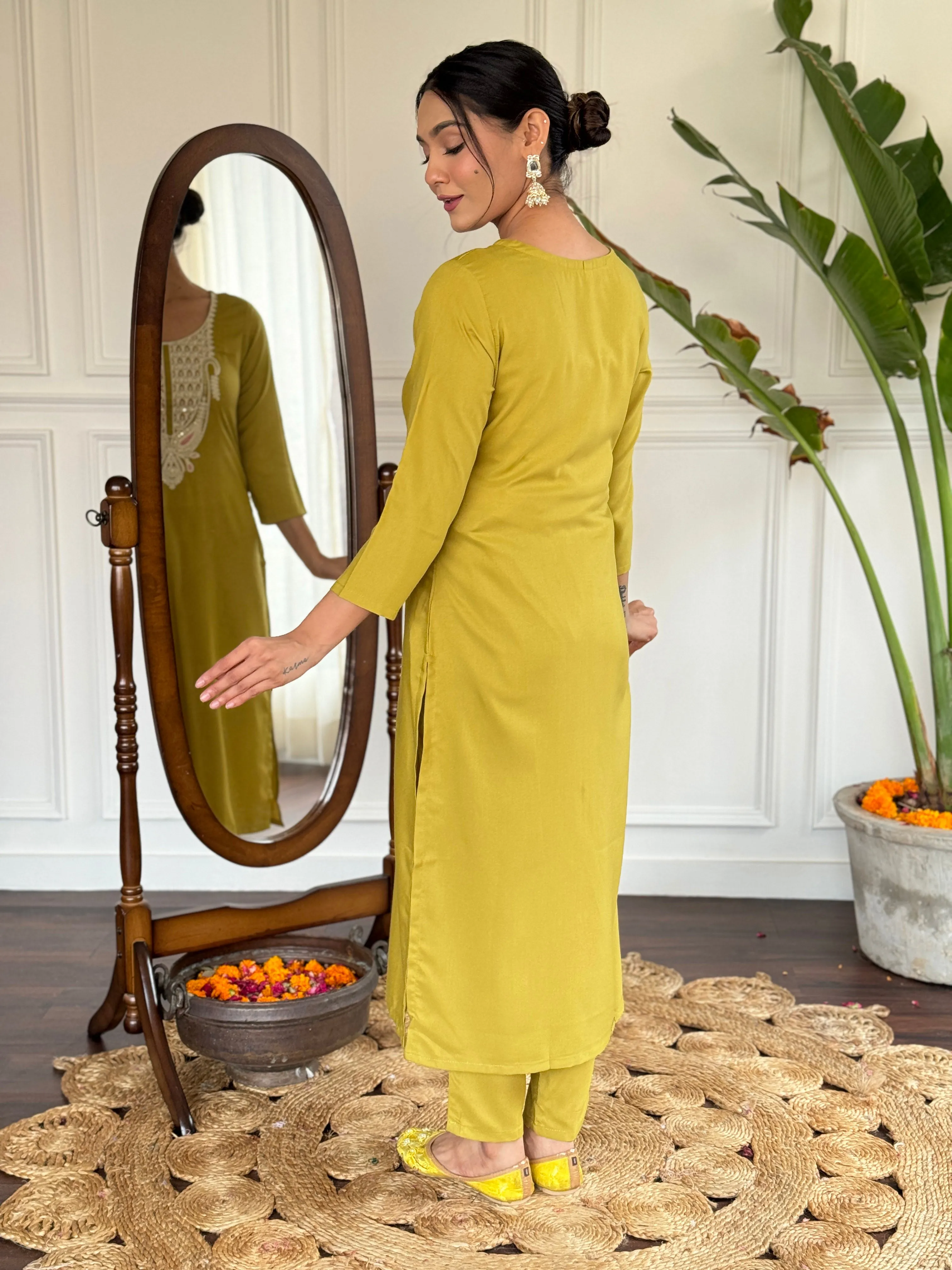 FRILLFIT : Premium embroidered kurti set
