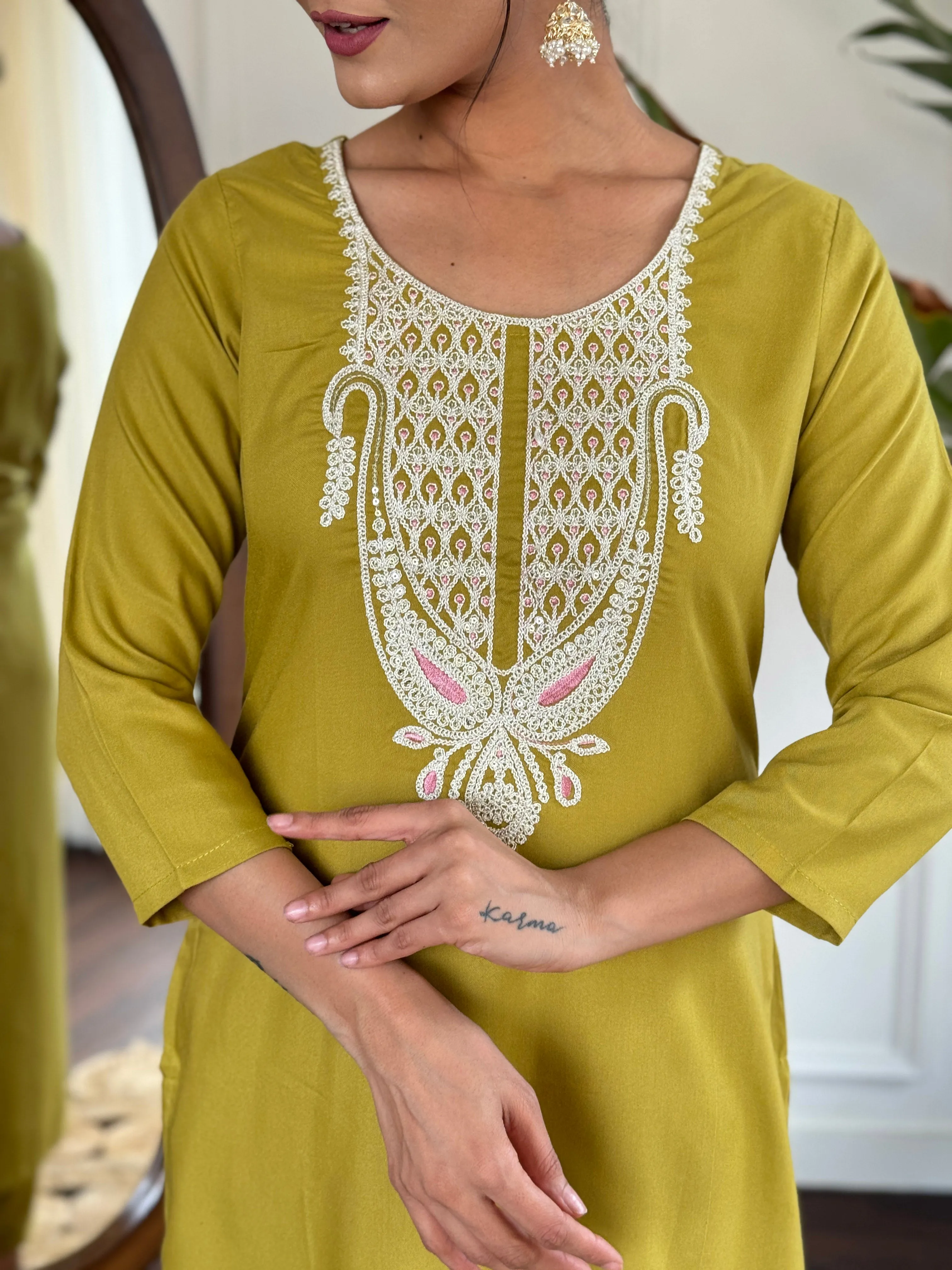 FRILLFIT : Premium embroidered kurti set