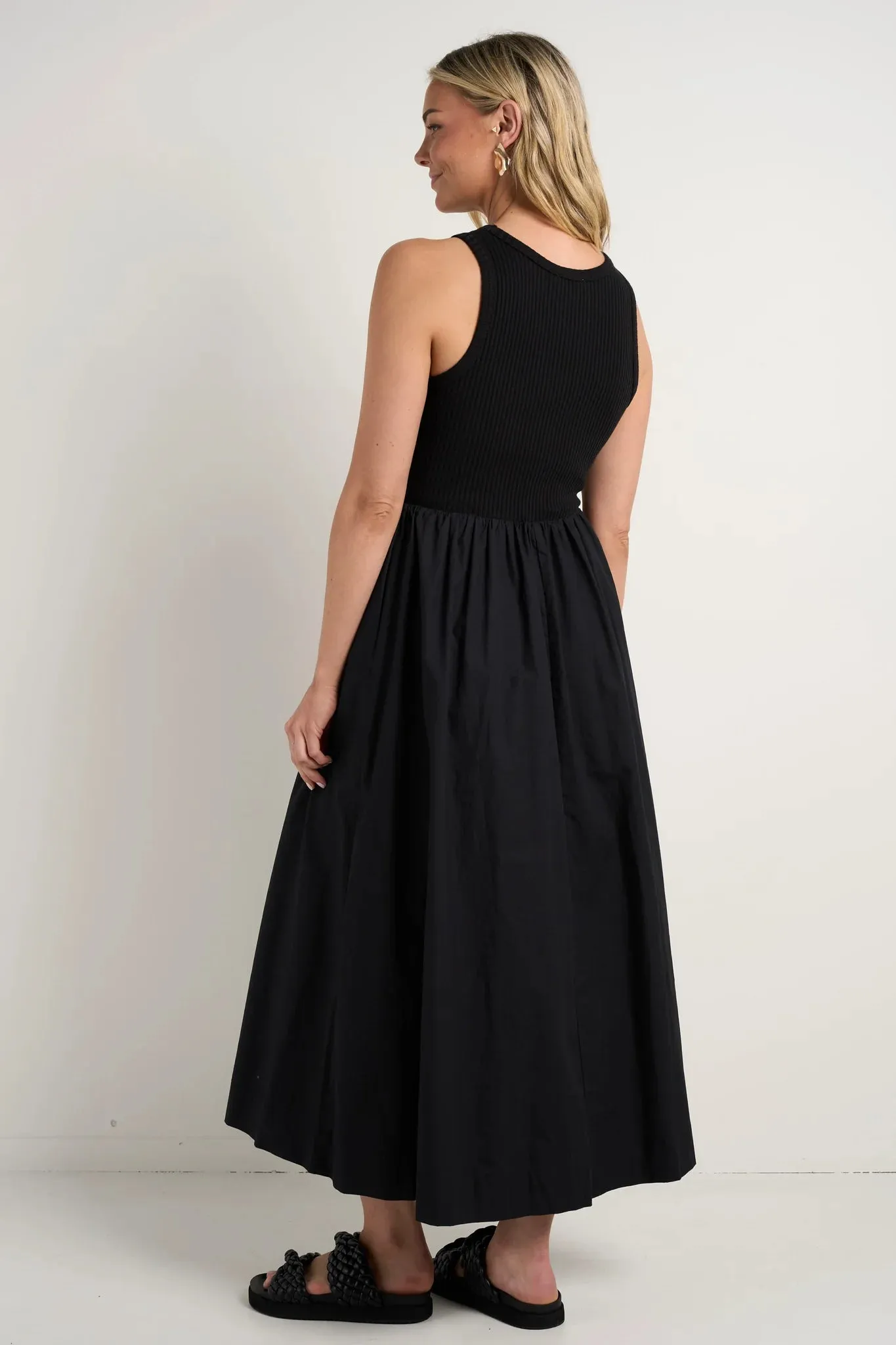 Indispensable Crew Neck Contrast Midi Dress - Black