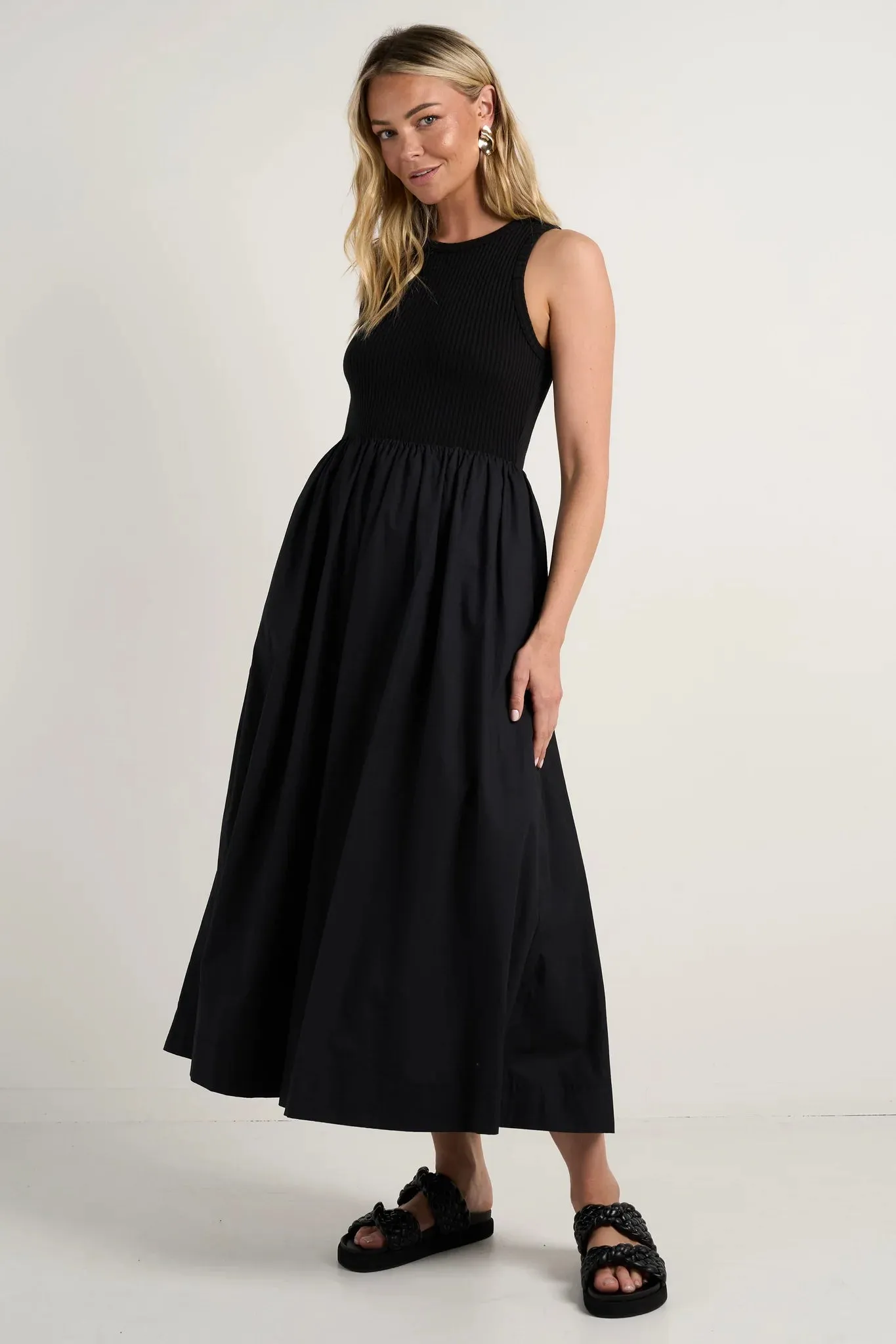 Indispensable Crew Neck Contrast Midi Dress - Black