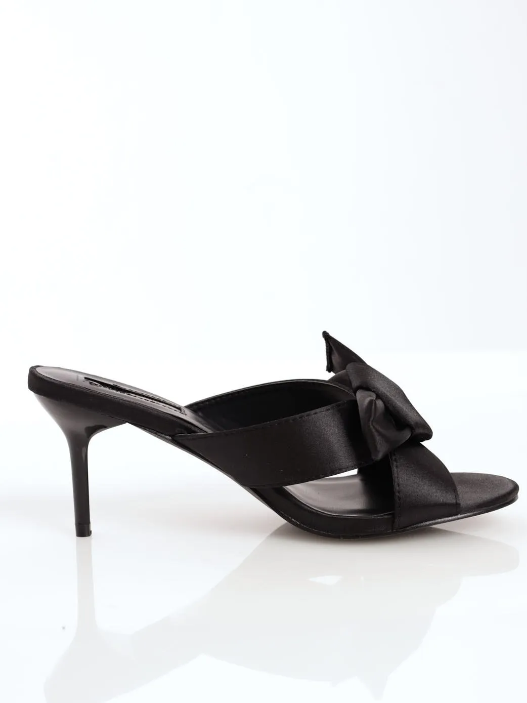 Ladies Hi-Stiletto Heel With Weaved Bow - Black