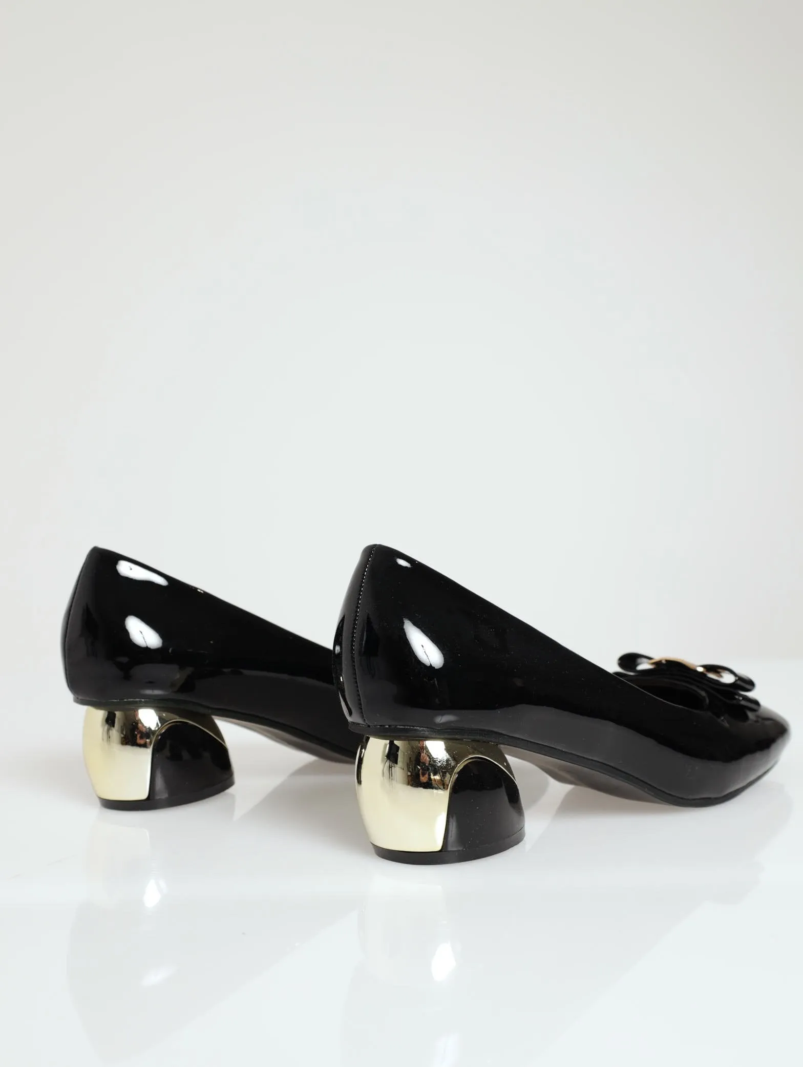 Low Ornamental Heel Pump With Bow - Black