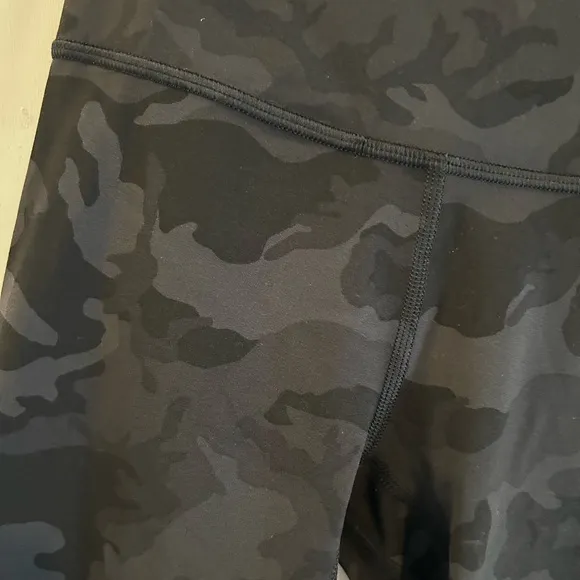 Lululemon Align Super High Rise Short *10&quot; Incognito Camo Multi Grey -size 2