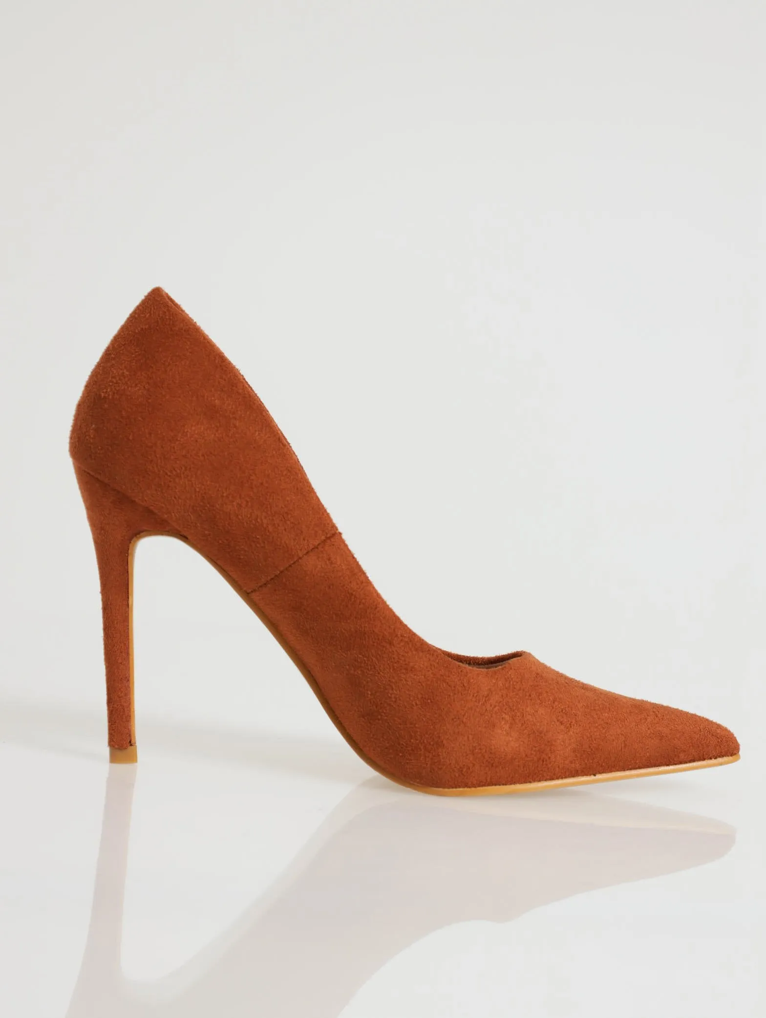 Microfiber Pointed Court Heel - Brown