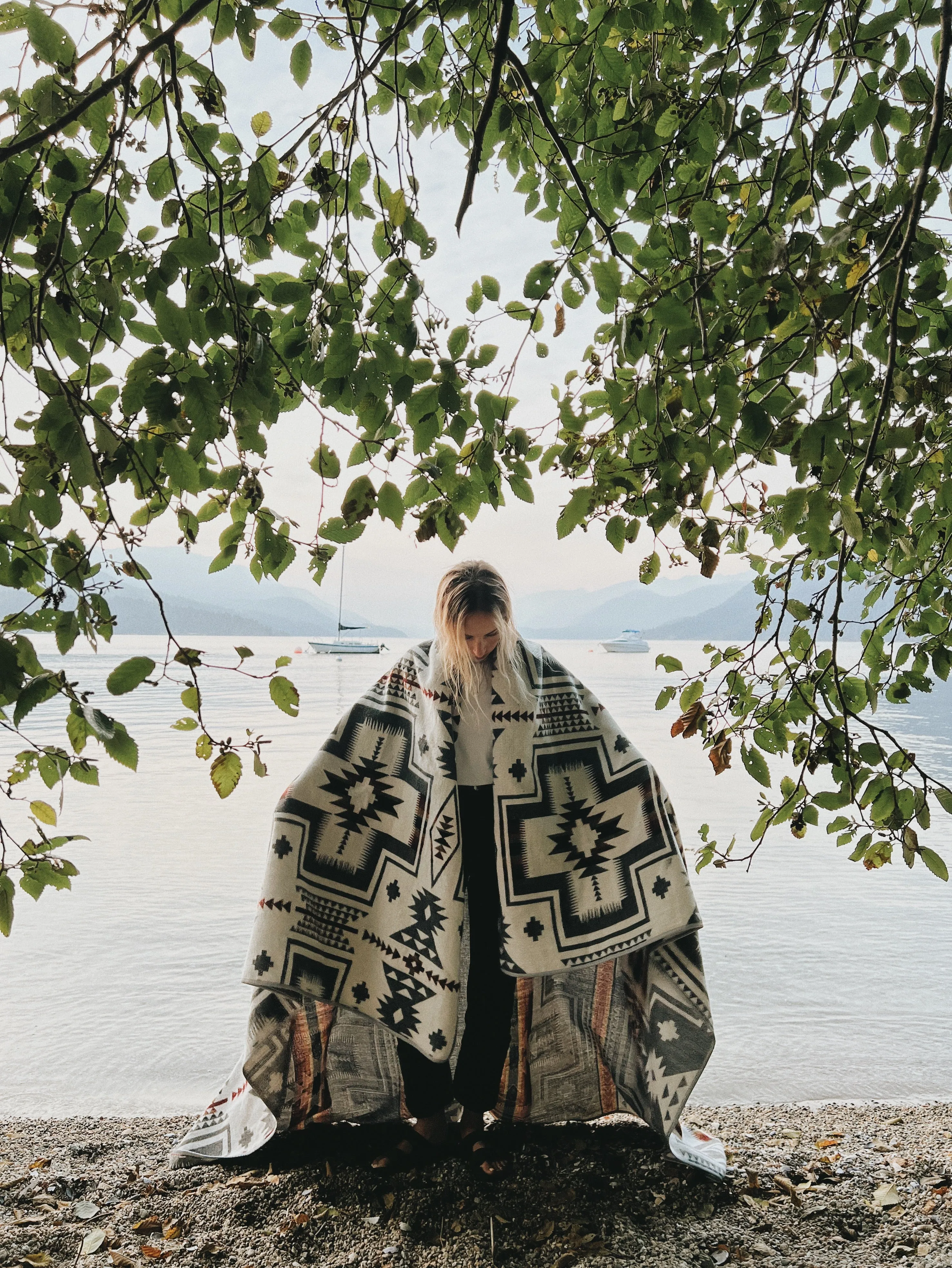 Mindo Reversible Blanket  //  Grey/Red/Black