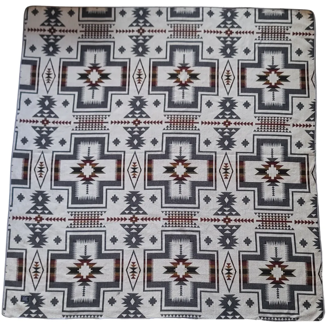 Mindo Reversible Blanket  //  Grey/Red/Black