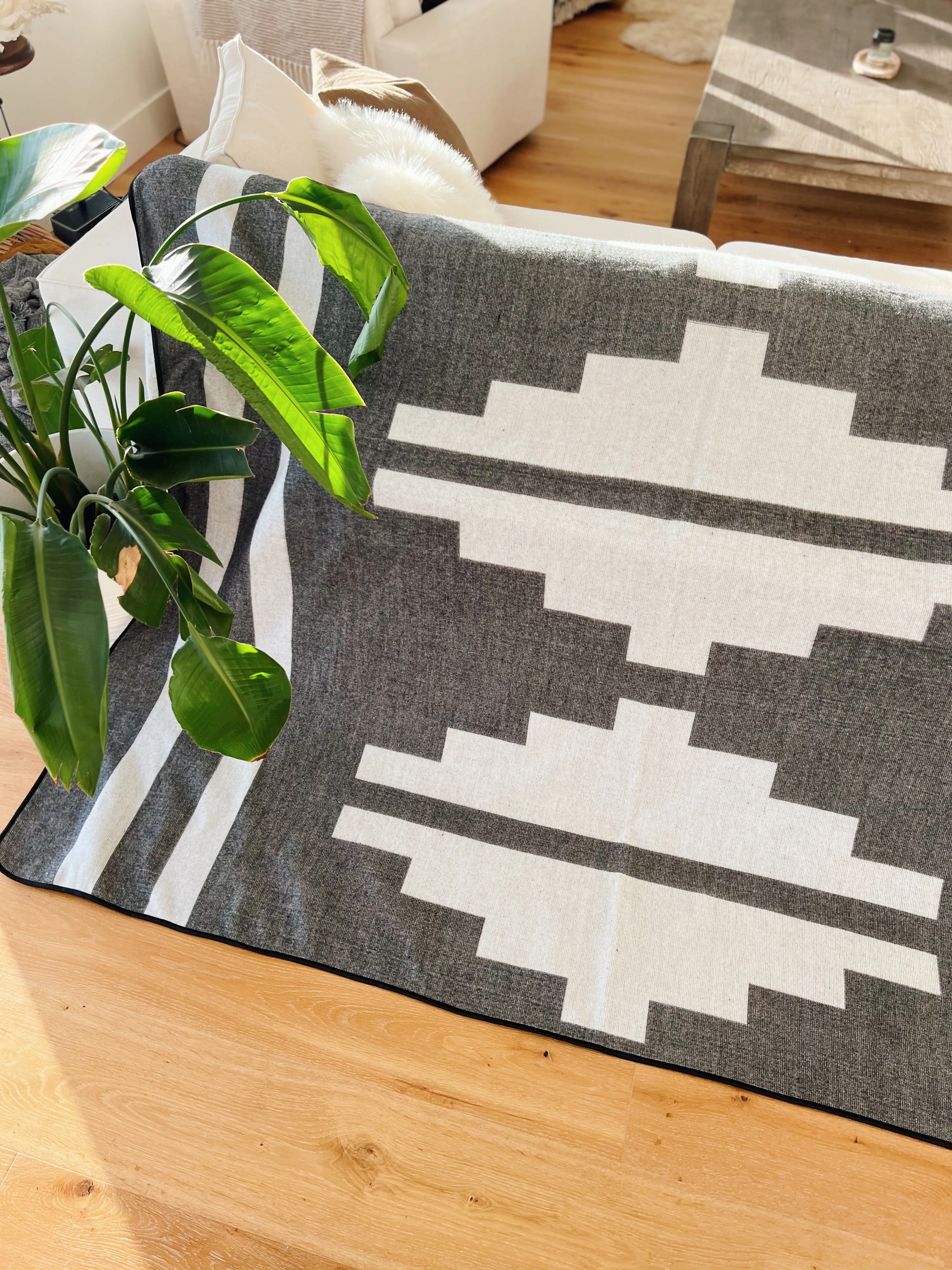 Montanita Aztec Reversible Blanket