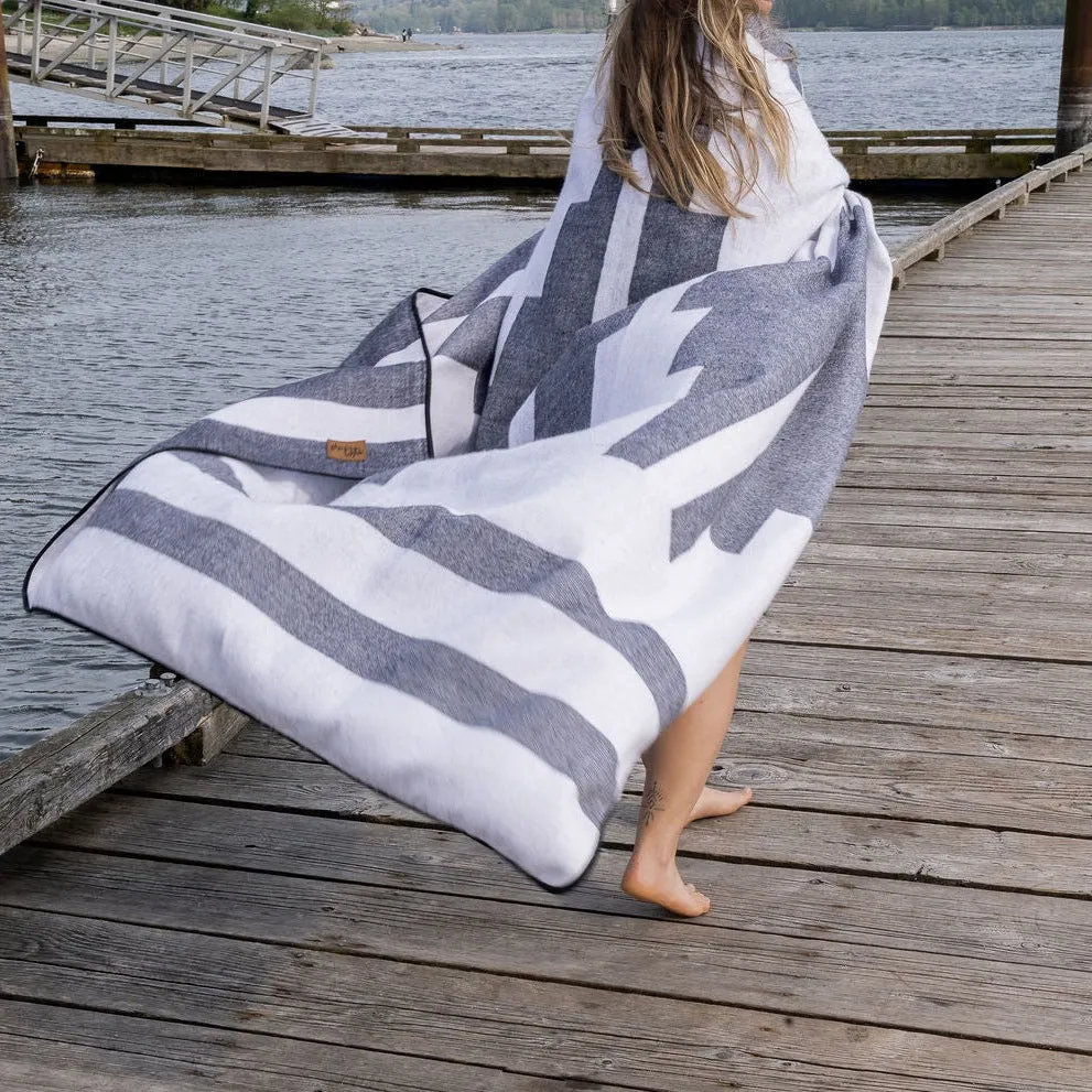 Montanita Aztec Reversible Blanket