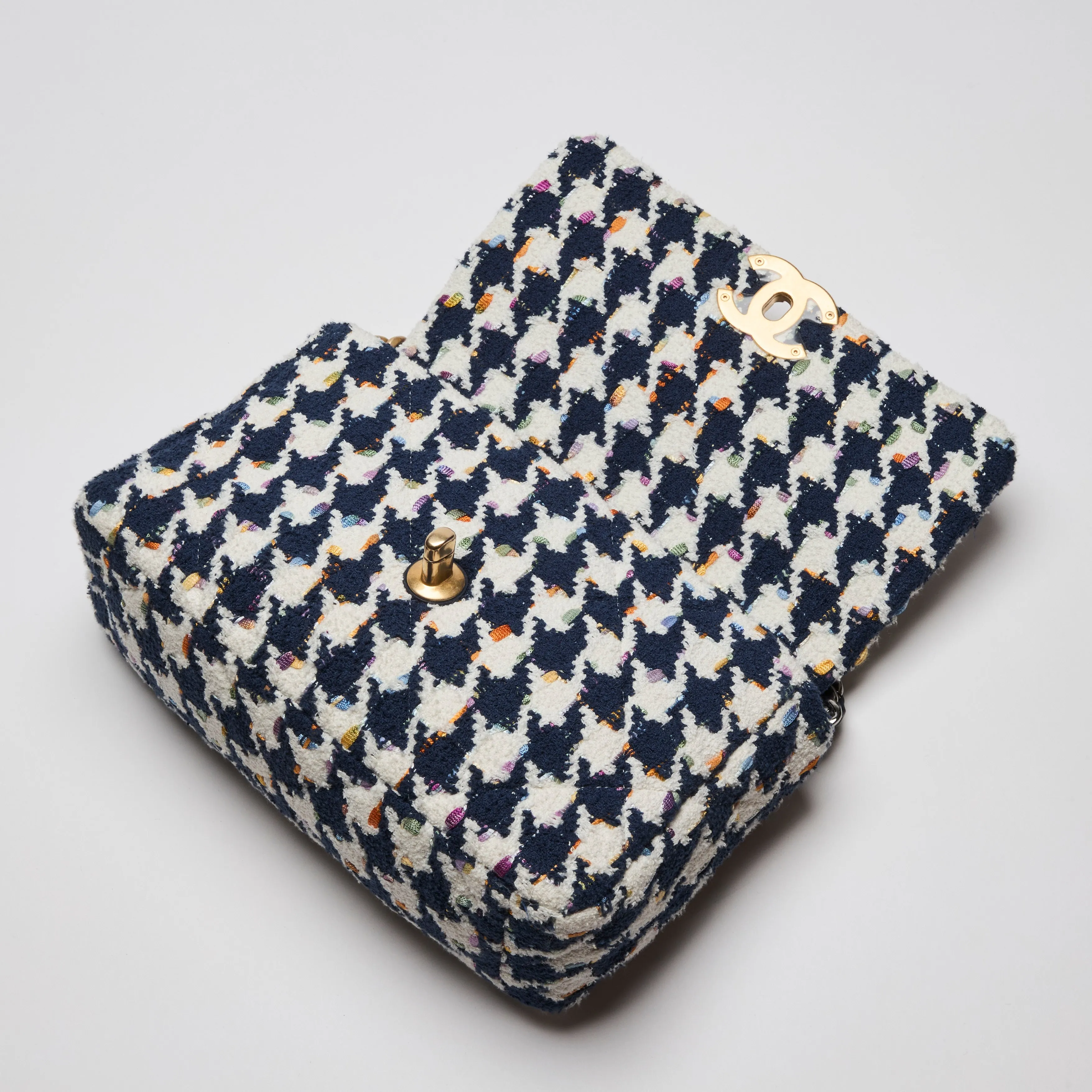 Pre-Loved Chanel™ Tweed Quilted Navy Blue Multicolor Small 19 Handbag