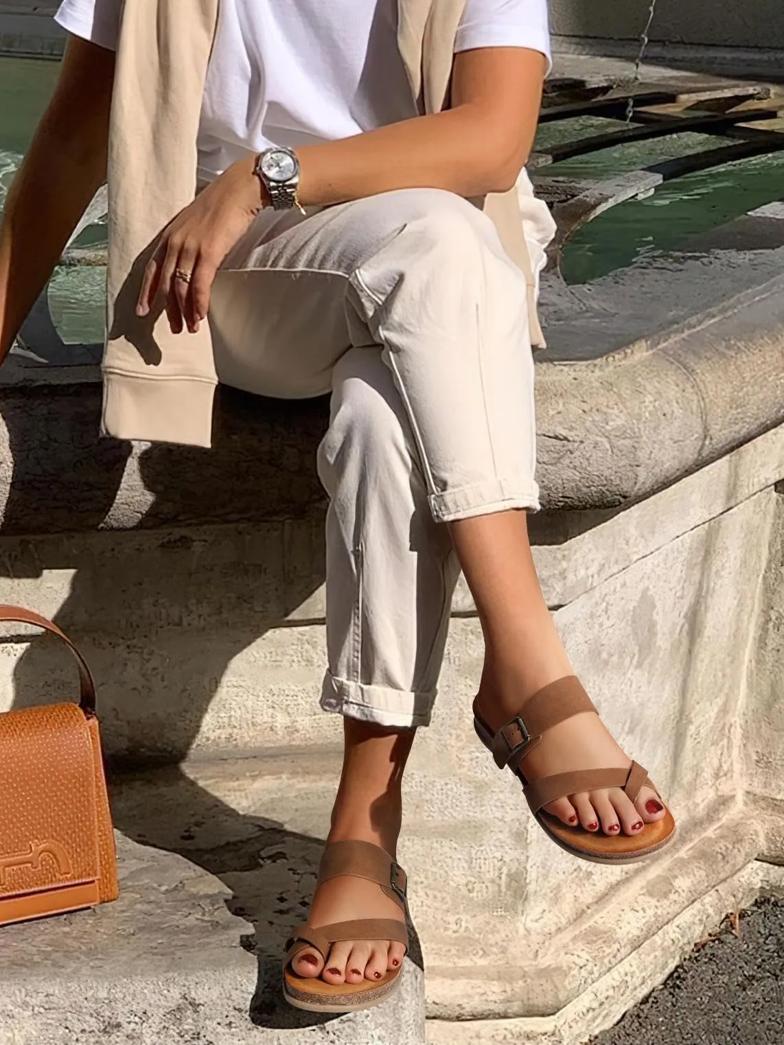TEMOFON Womens Flat Sandals with Arch Support Adjustable Straps Comfortable Summer Walking Casual Flip Flops Brown Size 7