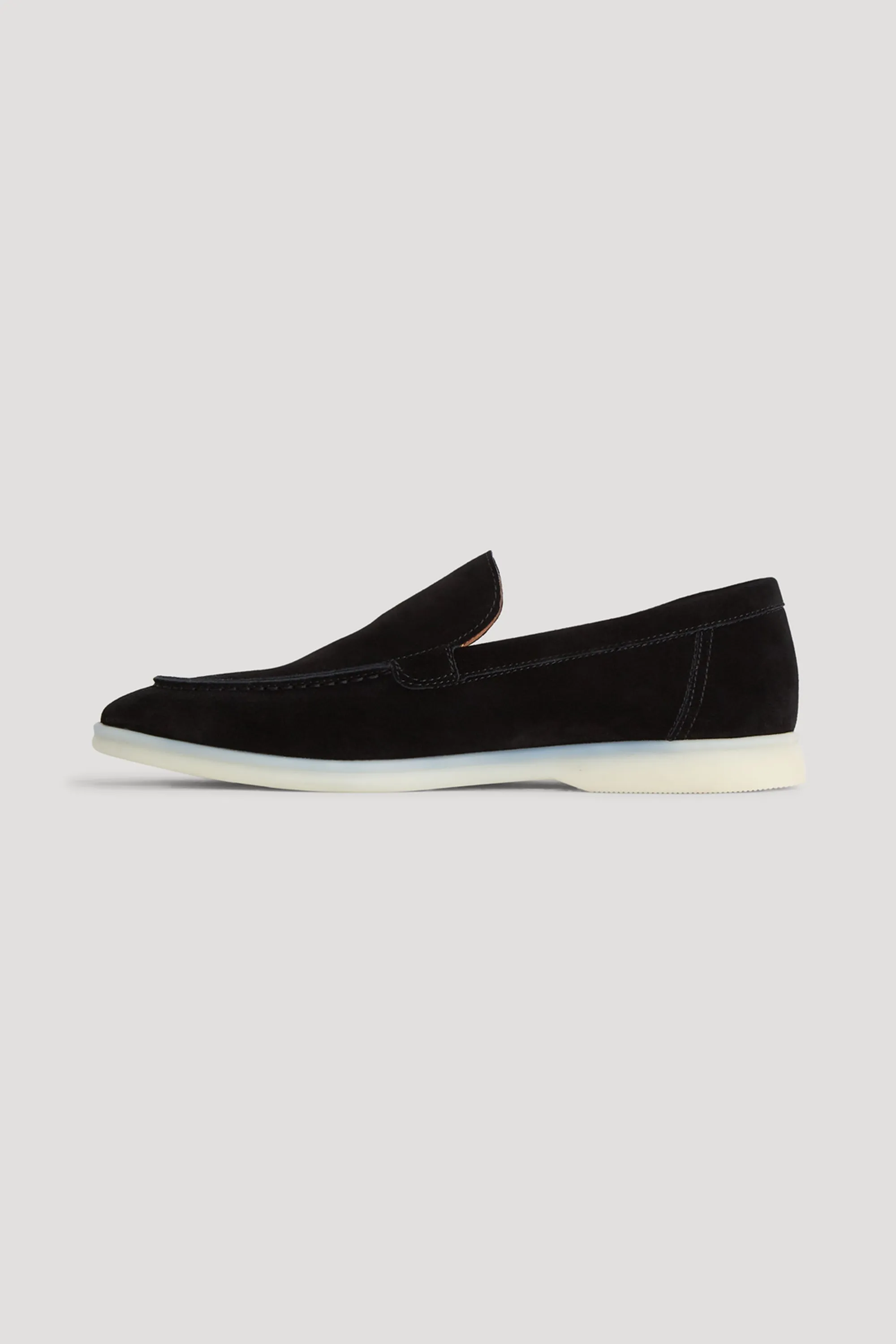 THE CLASSIC LOAFER